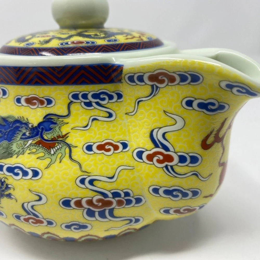 Vtg Yellow Dragons Oriental Teapot w Large Inside Wire Strainer‎